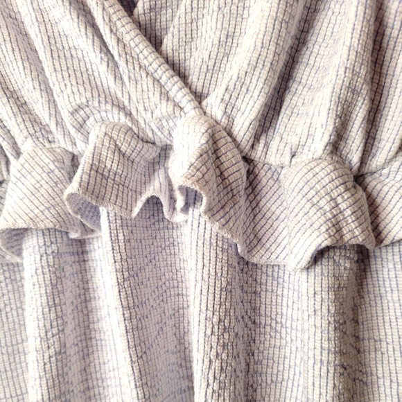 Caution To The Wind Halter Top size M - Picture 7 of 10